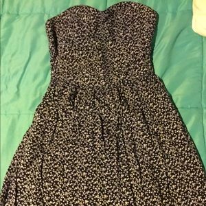 Strapless dress with formal pattern